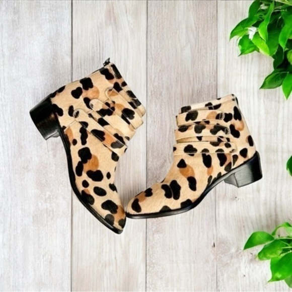 LOEFFLER RANDALL booties womens size 7 Ponyhair Animal Print Lace-Up Ankle - Picture 2 of 15